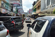 Belum Semua Warga Terbiasa QRIS, Juru Parkir: Tunai Masih Kami Terima