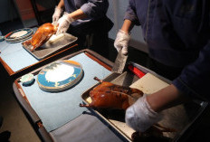 Mencicipi Bebek Peking di Pusat Kota Beijing