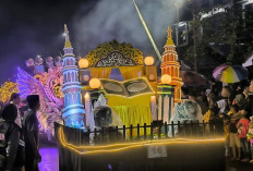 Bupati Anwar Sadat Melepas Peserta Festival Arakan Sahur Minggu ke Empat Tahun 2025