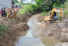 Walikota Awasi Langsung Pengerukan Sedimen, Atasi Wilayah Langganan Banjir