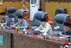 Fraksi DPRD Tanjabbar Sampaikan Pandangan Umum Terhadap LKPJ Bupati TA 2023 Di Rapat Paripurna Kedua   
