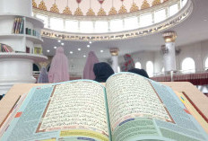 Mendekatkan Diri pada Tuhan dengan Baca dan Khatamkan Alquran, Tingkatkan Keimanan  di Bulan Ramadan