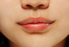 Tips Mencegah Bibir Kering dan Kehitaman