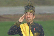Jokowi Kenakan Baju Adat Teluk Belanga Saat Pimpin Upacara Hari Lahir Pancasila