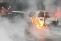 Mobil Bermuatan BBM Terbakar 