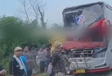 Tiga Kendaraan Terlibat Laka Beruntun, Bus Hilang Kendali karena Menghindari Lobang 