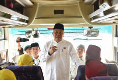 Sekda Ridwan Naik ke Bus Jamaah : Pastikan Jamaah Mendapat Pelayanan Terbaik 