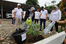 Bawaslu Jambi Tanam Pohon Integritas