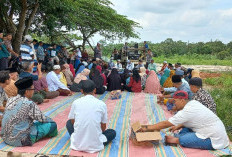 Kembali Tolak Pembangunan Stockpile Batu Bara, Warga Doa Bersama di Lahan PT SAS Jambi