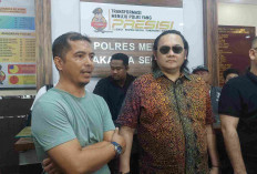 Farhat Abbas Merasa Ada Oknum yang Provokasi