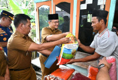 Walikota Maulana Serahkan Bantuan dan Beri Motivasi