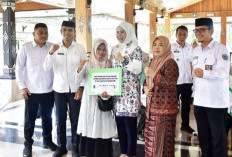 Zulva Fadhil Serahkan Bantuan Korban Bencana