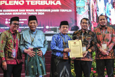 Dewan Serahkan Berkas Gubernur Terpilih ke Setneg