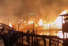 Pemukiman Padat di Kampung Nelayan Kualatungkal Terbakar 