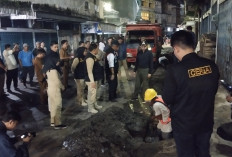 Diza Tinjau Langsung Pembenahan Drainase di Pasar