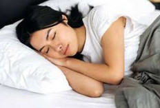 5 Posisi Tidur yang Bisa Mencegah Asam Lambung Naik 
