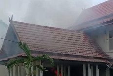 BREAKING NEWS: Kantor Bakeuda Tanjab Timur Terbakar Siang Ini