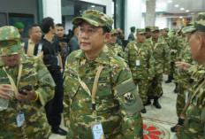 Bupati BBS Penuh Semangat Ikuti Kegiatan Retret Dengan Memakai Pakaian Ala Militer