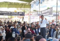 Anies Dengarkan Keluh Kesah Warga saat Kampanye di Lampung