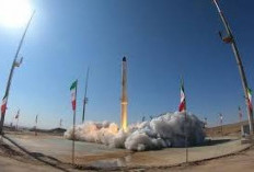 Iran Berhasil Luncurkan Satelit Penelitian Chamran-1 ke Antariksa