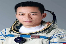 Tang Hongbo Menjadi Astronaut China dengan Waktu Penerbangan Antariksa Terlama