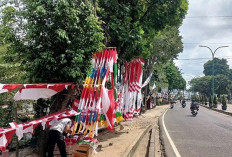 17 Agustus Semakin Dekat, Bendera Merah Putih Mulai Ramai Dijual di Jambi