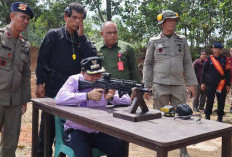 Menembak, H Mukti Kenai Dua Sasaran dari Tujuh Target,  Pj Bupati Merangin Silaturahmi ke Satbrimob Jambi Bat