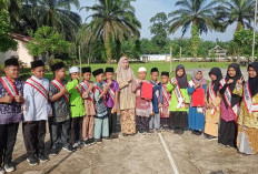 SDN 77 Aurgading Pakai Pakaian Adat, Memperingati  Hari Kartini 