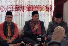 SAH Doakan Nanda Saibah Saputri Lubis dan Andika Saputra Saat Menghadiri Tradisi Mangupa-upa