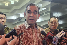 Sekjen Gerindra Sampaikan Titipan Minyak Urut Megawati untuk Prabowo