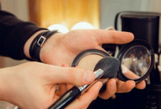 6 Ciri Makeup Penyebab Jerawat yang Harus Kamu Waspadai