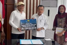 Al Haris Antar Bantuan Rp 1 M ke Aceh