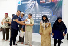 Karyawan XL Axiata dan Bank Indonesia  Serahkan Bantuan dan Buka Bersama Disabilitas Netra di Medan   