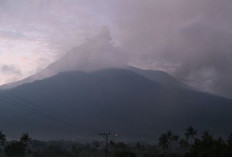 Gunung Lewotobi Laki-Laki 3 Kali Meletus pada Sabtu Pagi Tadi