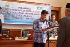 Pj Bupati Raden Najmi Lantik Dewan Pengawas Perumda Tirta Muaro Jambi