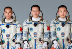 Kru Shenzhou-17 Sampaikan Ucapan Spesial dari Luar Angkasa untuk Hari Antariksa China!