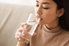  Khasiat Minum Air Putih Sebelum Tidur, Turunkan Risiko Gangguan Ginjal