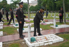 Danrem 042/Gapu Ziarah ke TMP Satria Bhakti  Peringati Hari Pahlawan 2025