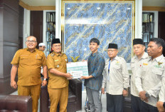 Serahkan Bantuan Pendidikan, Wali Kota Maulana Ajak Sama-sama Membangun Kota Jambi 