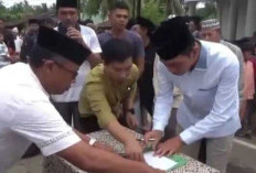 Bupati Batang Hari Serahkan Sapi Presiden Prabowo ke Masjid Jami Baiturrahim 