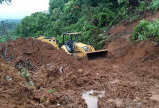 Akses Jalan ke Dusun Sirih Sekapur Putus