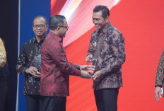 Fadhil Arief Berhasil Mendapatkan Penghargaan pada Indonesia Visionary Leader (IVL) 2023