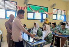Gibran Tinjau Kegiatan Belajar dan Program MBG di SMP Pascademonstrasi