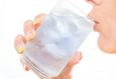 5 Fakta Minum Air Putih Dingin Bagi Tubuh
