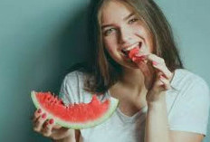 Makan Semangka Bisa Bantu Atasi Sembelit