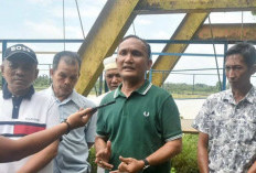 Jembatan Gantung Pelawan Terancam Roboh, Tebing Penyangga  Tiang Jembatan  Sudah Mulai Terkikis