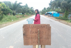 Korban Banjir Terpaksa Meminta-Minta di Jalan