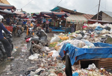 Seminggu Sampah Pasar Atas Tak Diangkut 