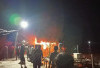 BREAKING NEWS: Si Jago Merah Hanguskan Rumah Warga di Pesisir Kuala Jambi Tanjab Timur 