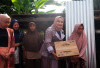 Bunda PAUD Muaro Jambi Berikan Bantuan Untuk Warga Rumahnya Ambruk di Mendalo Laut